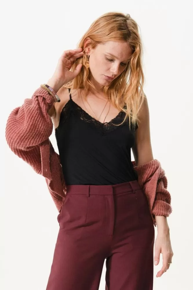 Dames T-Shirts En Tops-ESingletMetKantenDetails
