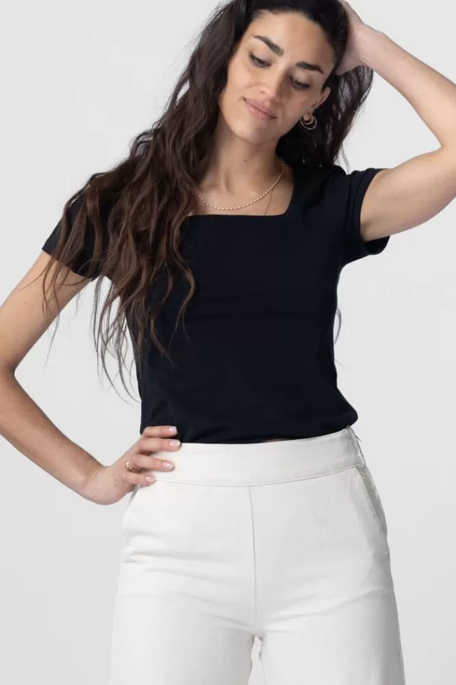 Dames T-Shirts En Tops-T-ShirtMetVierkanteHals